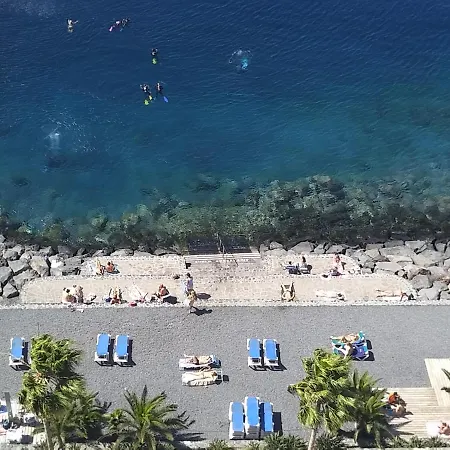 With Private Bathroom And Sea View, 50 M Del Mar Alloggio in famiglia Radazul