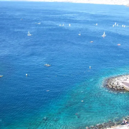 With Private Bathroom And Sea View, 50 M Del Mar Radazul